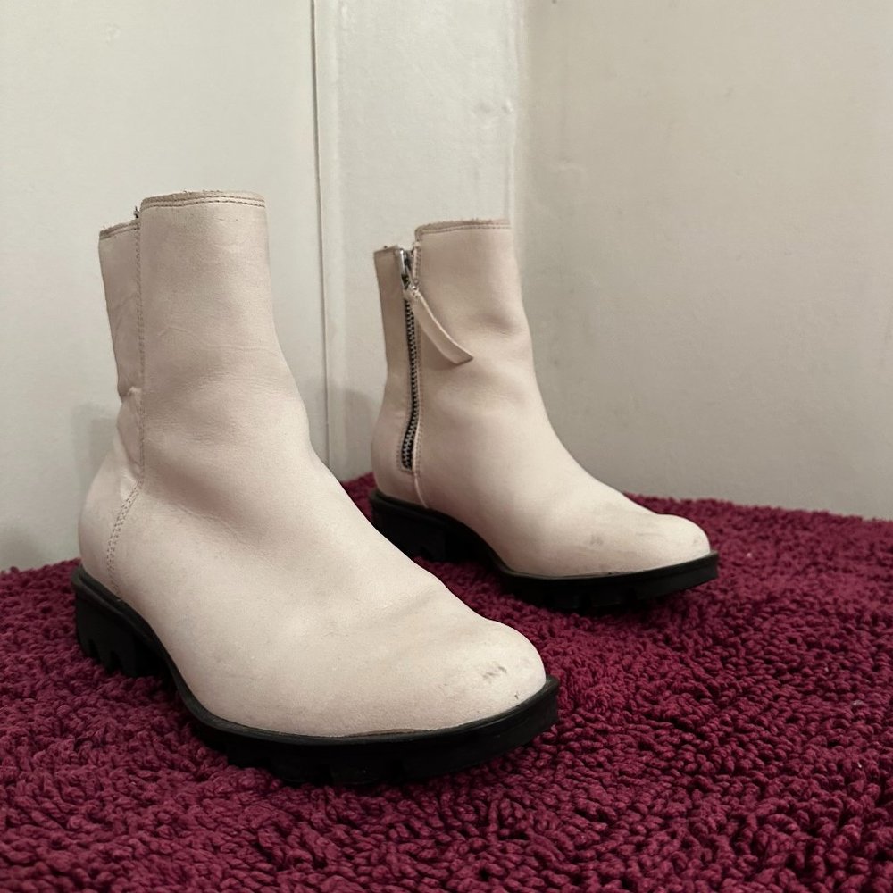 SOREL PHOENIX ZIP UP BOOTS